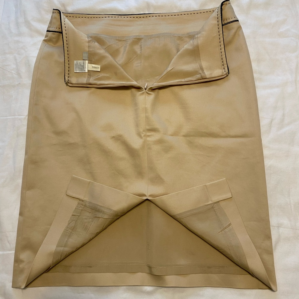 Studio Tahari size 8 tan blazer and skirt with beautiful decorative stitching - Picture 8 of 14